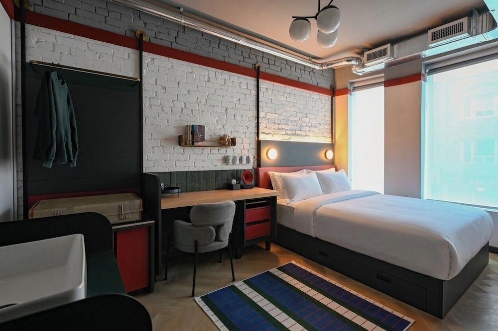 Nomas Hotel Room Type - Premium Room, 1 Queen Bed