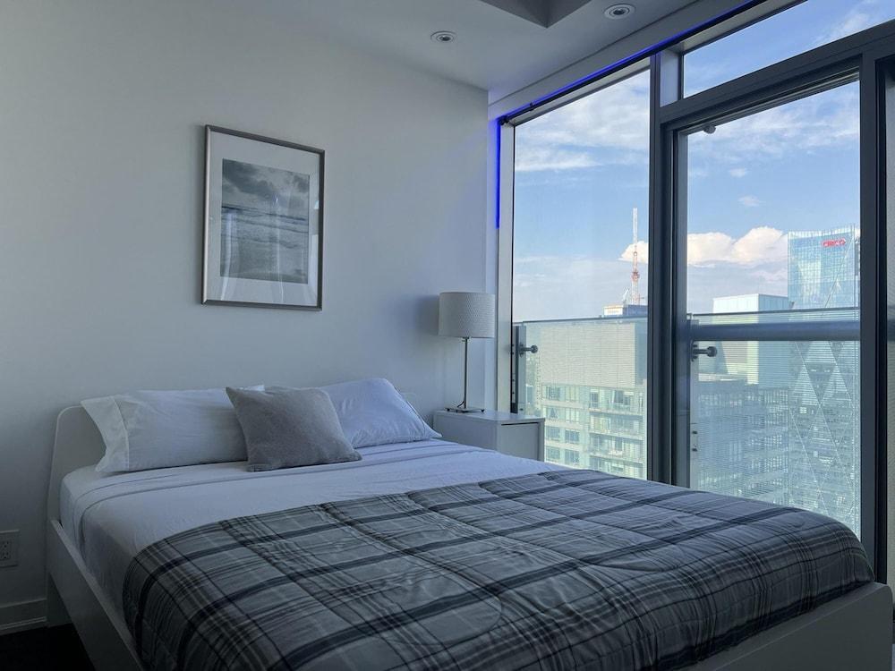 The York Suites in Downtown Toronto - Tap to explore photos