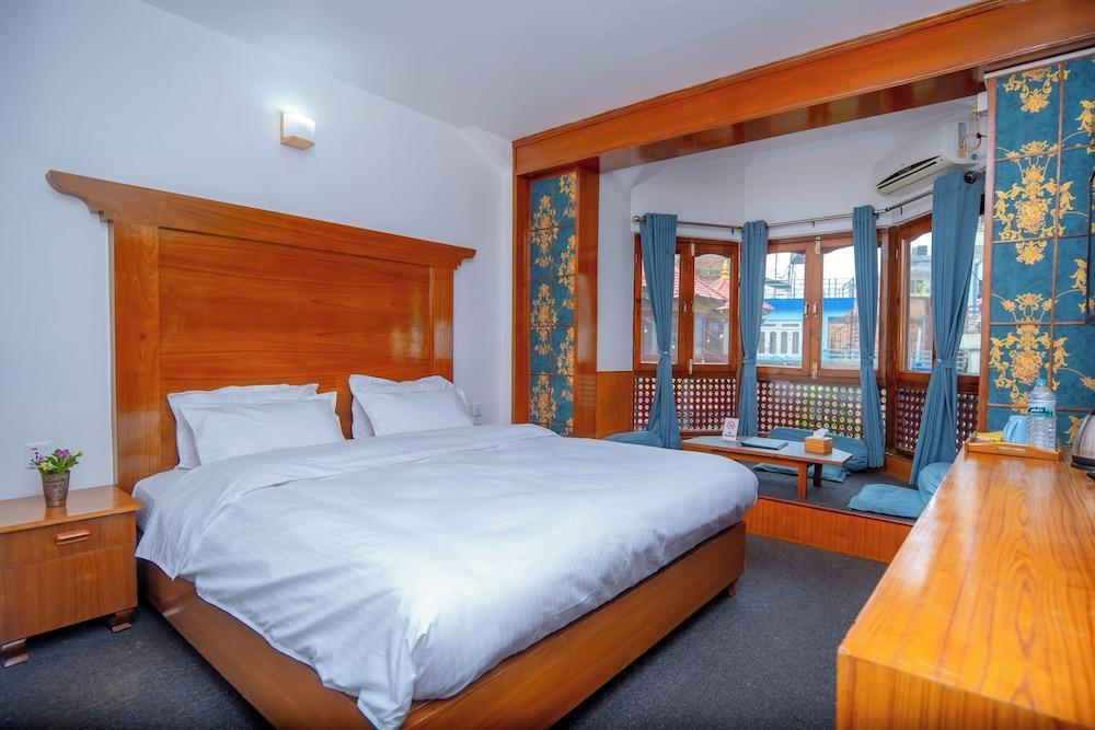 Laavanya Inn Room Type - Deluxe Double Room, Garden View