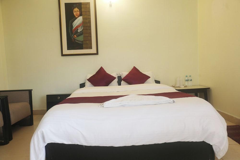 Hotel M&D Suites Room Type - Deluxe Double Room
