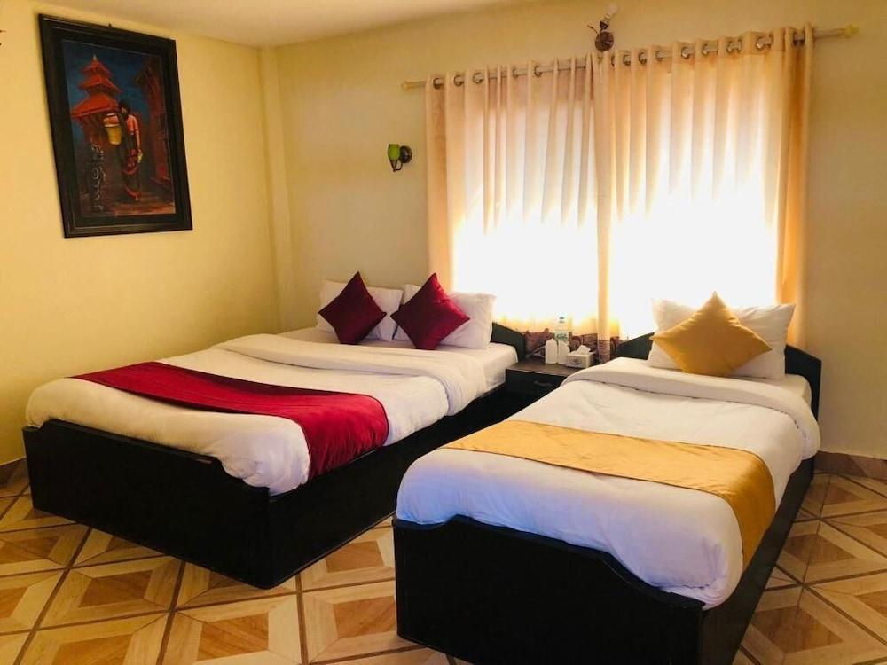 Hotel M&D Suites Room Type - Deluxe Triple Room