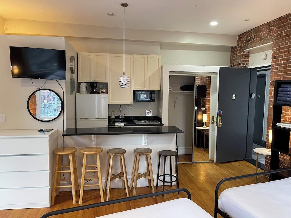 Nest Aparthotel kitchenette