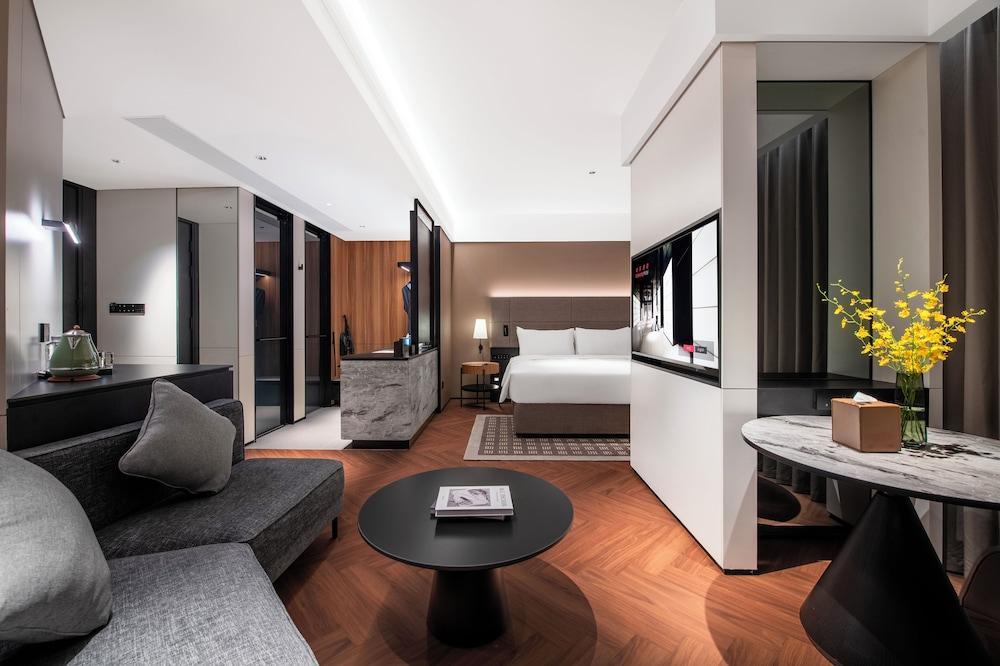Intercity Shanghai Xujiahui Room Type - Deluxe Double Room, City View