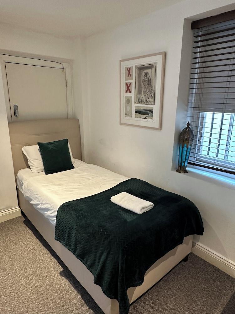 King's Cross Nest Inn Studio Apartments Room Type - Standard Studio