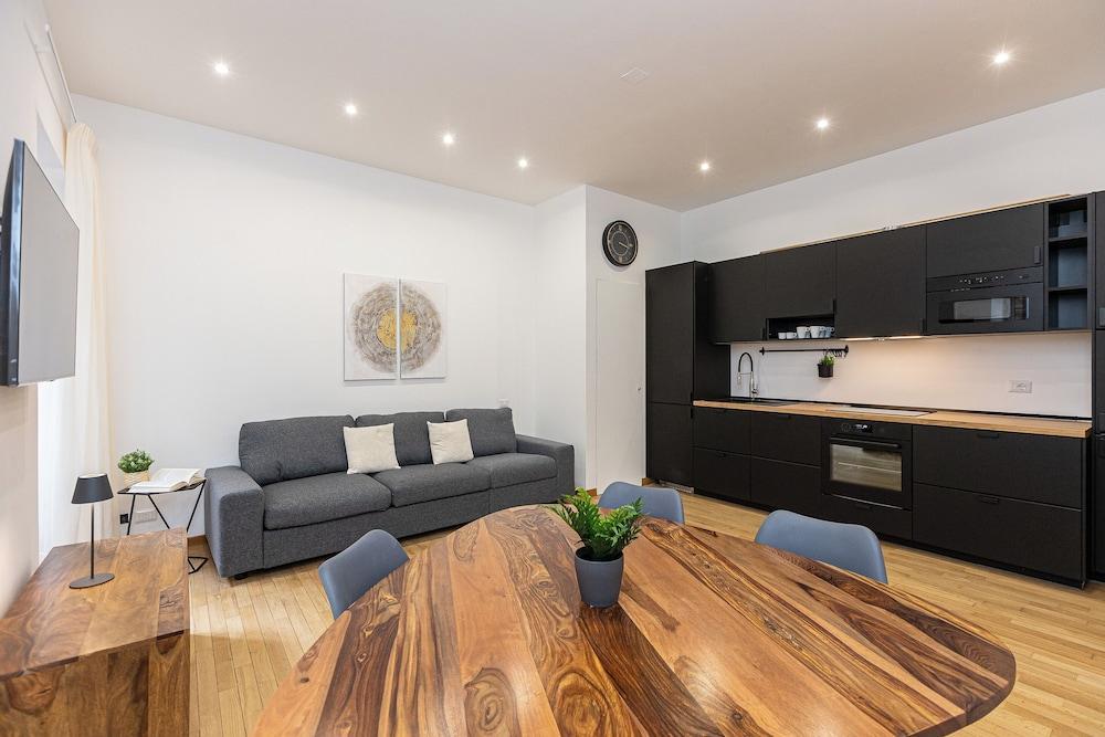 Rental in Rome Augusto Imperatore Apartment - Tap to explore photos