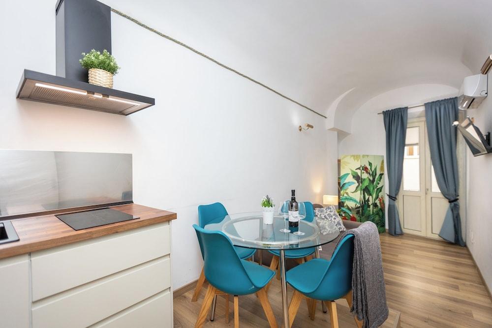 Rental in Rome Roma Campus Martius Apartment - Tap to explore photos
