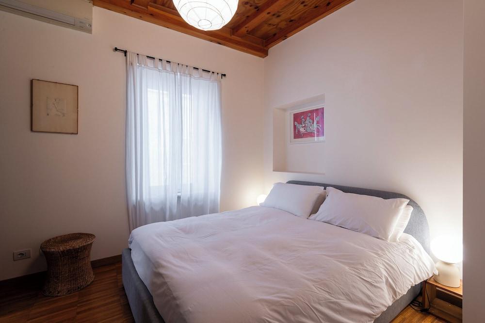 Trastevere Luxury Panoramic Apartment - Tap to explore photos