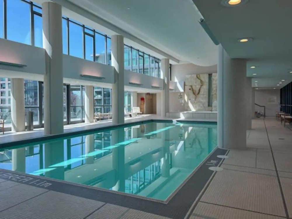 Lakeview Vista Suites-Free Parking - Tap to explore photos