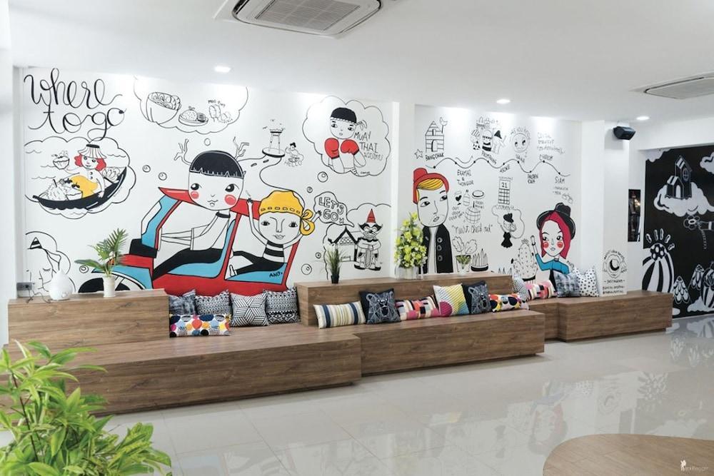 All day hostel @ BTS Bang Chak - Tap to explore photos
