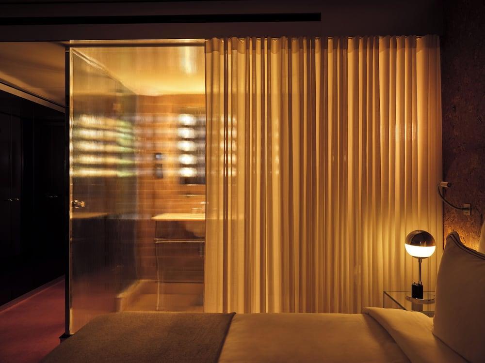 Bus Palladium Room Type - Deluxe Room