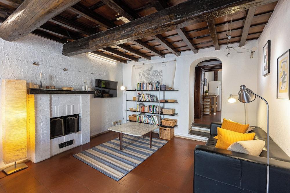 Rental in Rome Ciambella Terrace - Tap to explore photos