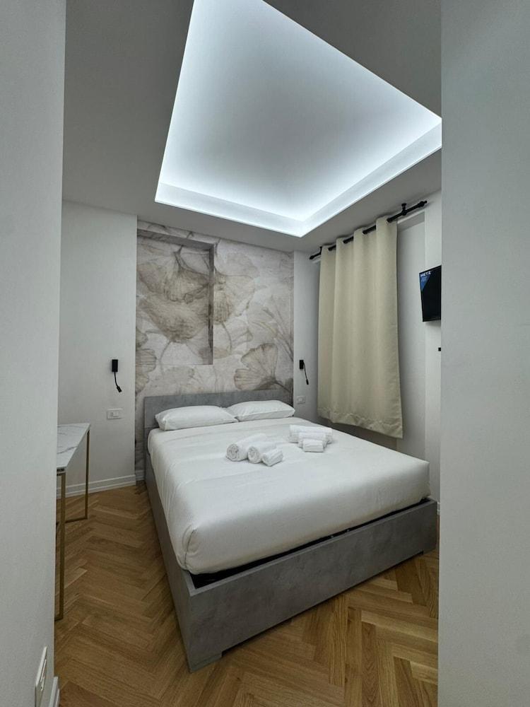 Laurina Home Collection Room Type - Comfort Double Room, 1 Queen Bed