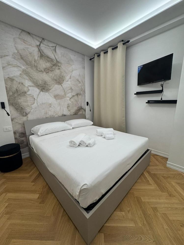 Laurina Home Collection Room Type - Basic Double Room, 1 Queen Bed