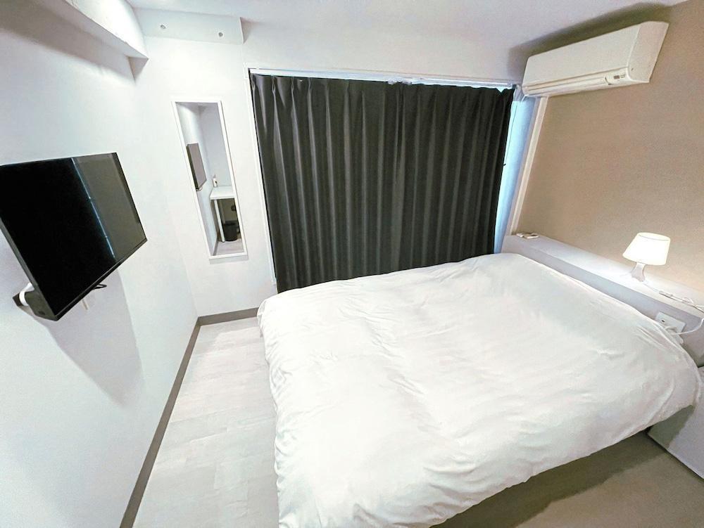 HOSTEL EstLiLas KANDA Room Type - Deluxe Double Room, 1 Double Bed, Balcony, City View HOSTEL EstLiLas KANDA Room Type - Deluxe Double Room, 1 Double Bed, Balcony, City View