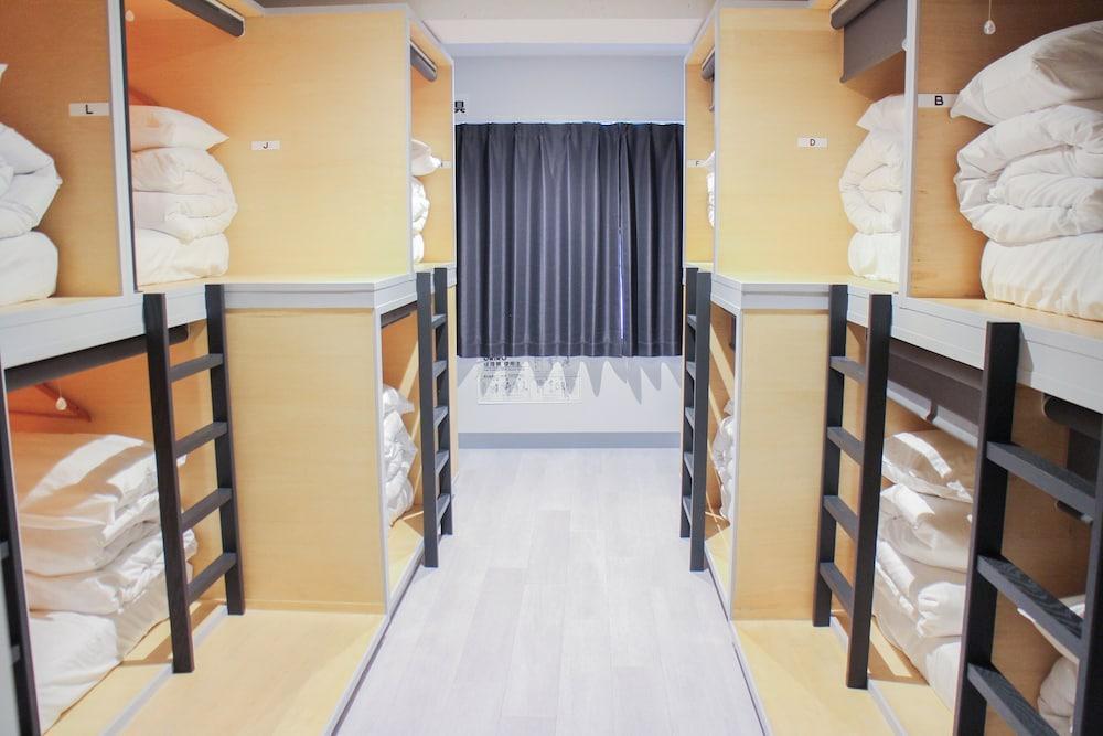 HOSTEL EstLiLas KANDA Room Type - Basic Shared Dormitory, Men only, Non Smoking, City View