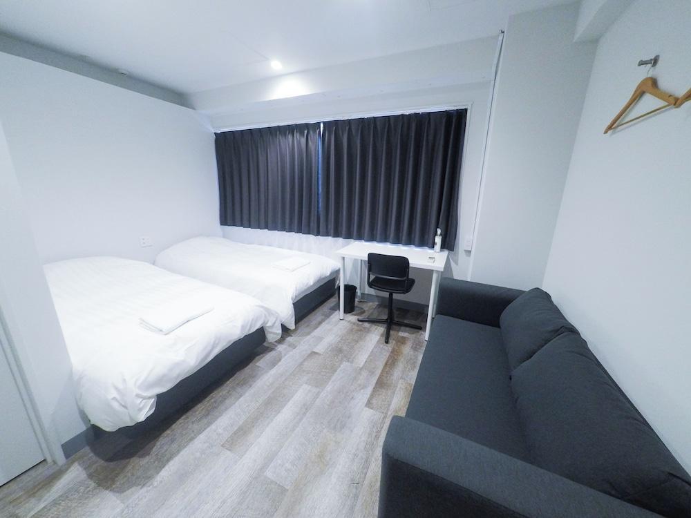 HOSTEL EstLiLas KANDA Room Type - Family Twin Room, City View