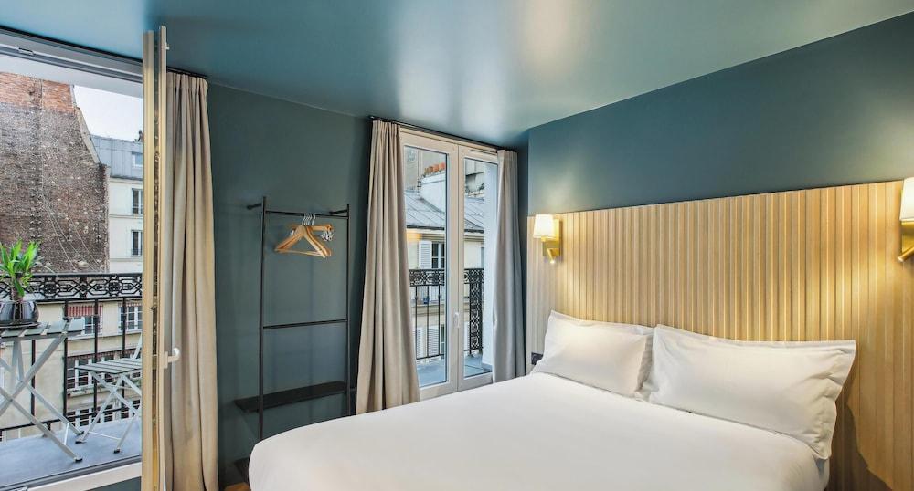 Hôtel Maât Batignolles Room Type - Comfort Double Room, Balcony