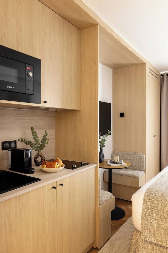 Cosy and Modern Studio- Jardin de Luxembourg