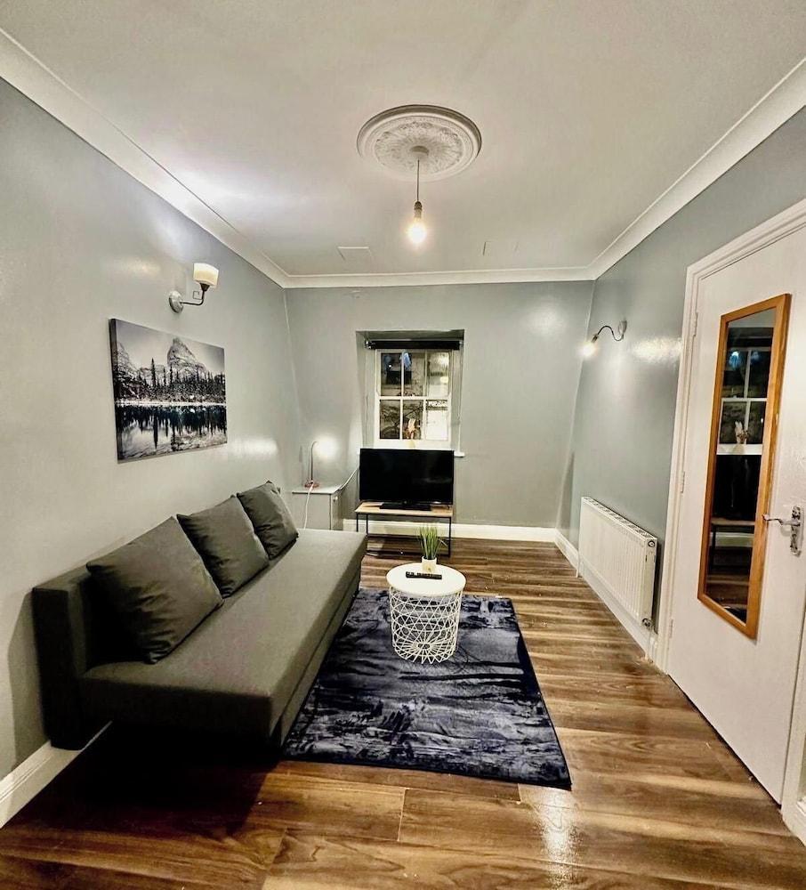 Cosy Flat Near Kings Cross - Tap to explore photos