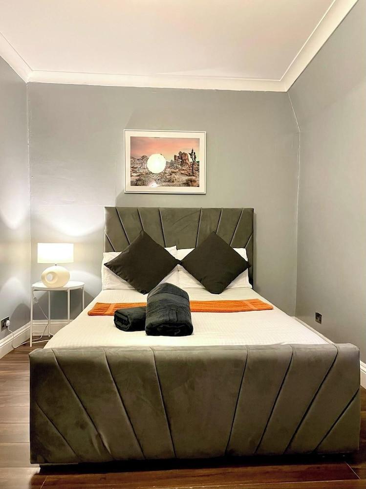 Cosy Flat Near Kings Cross - Tap to explore photos