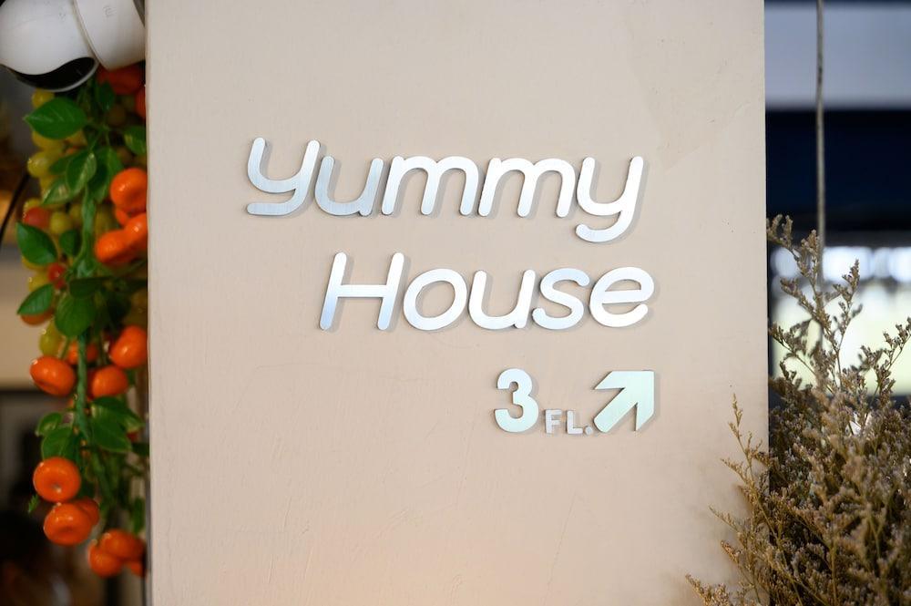 Yummy House - Tap to explore photos