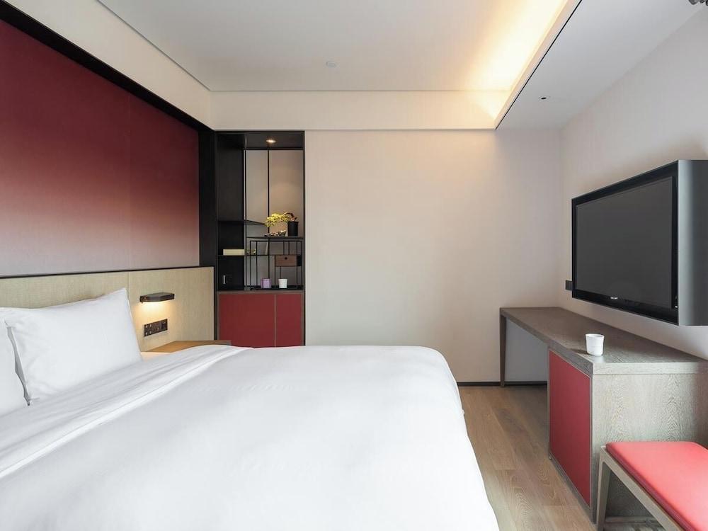 Joya Hotel Shanghai Xu Jia Hui - Tap to explore photos
