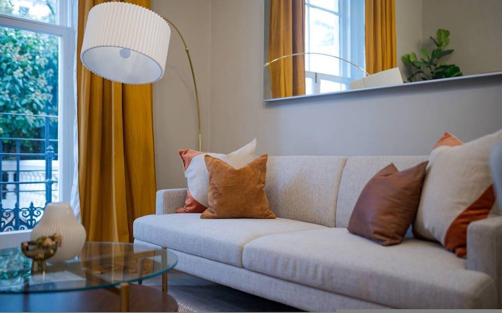 Perfect Hyde Park Apartment PS3 Room Type - House