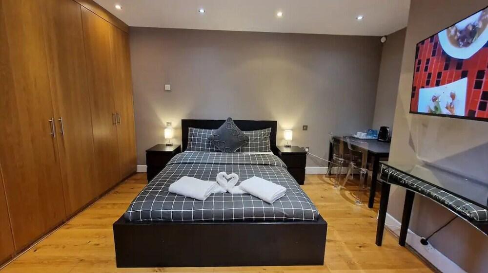 Grove Heights Shoreditch Room Type - Skyline Studio (No Kitchen)