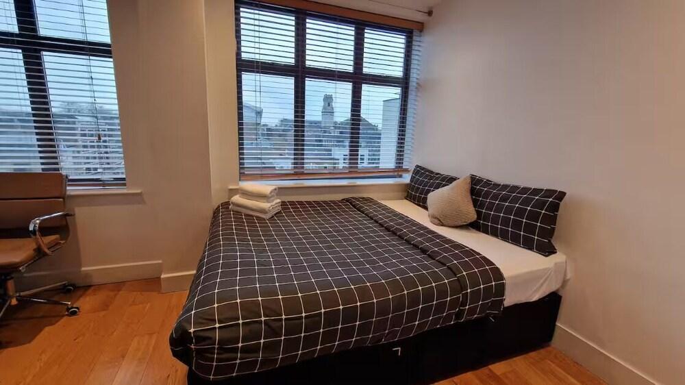 Grove Heights Shoreditch Room Type - Signature Penthouse 1 - Bedroom Apartment