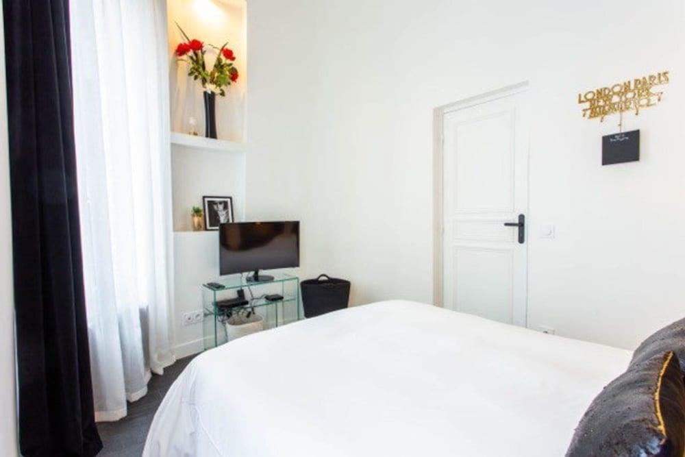 Stunning Apartment - 1br-6p - Grand Boulevard - Tap to explore photos