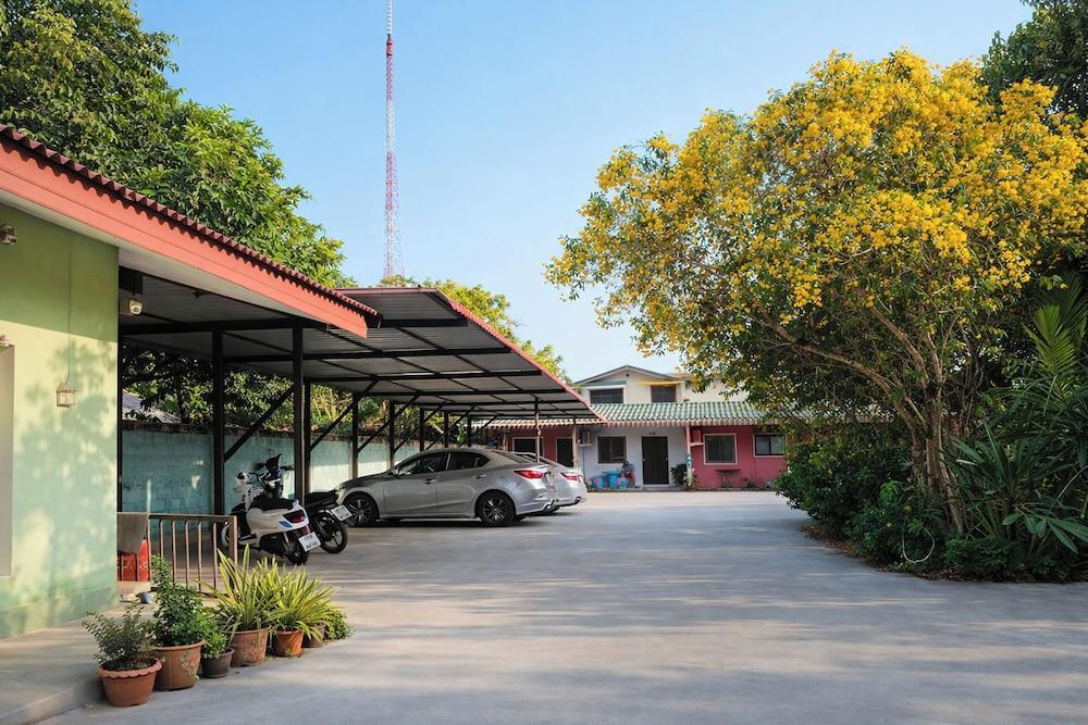 F.H.R Krabi City Hotel - Tap to explore photos