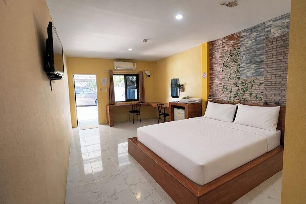 F.H.R Krabi City Hotel - Tap to explore photos