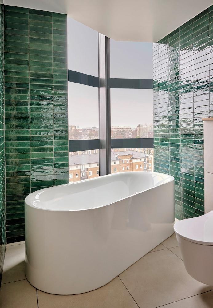 Hyatt Regency London Olympia - Tap to explore photos