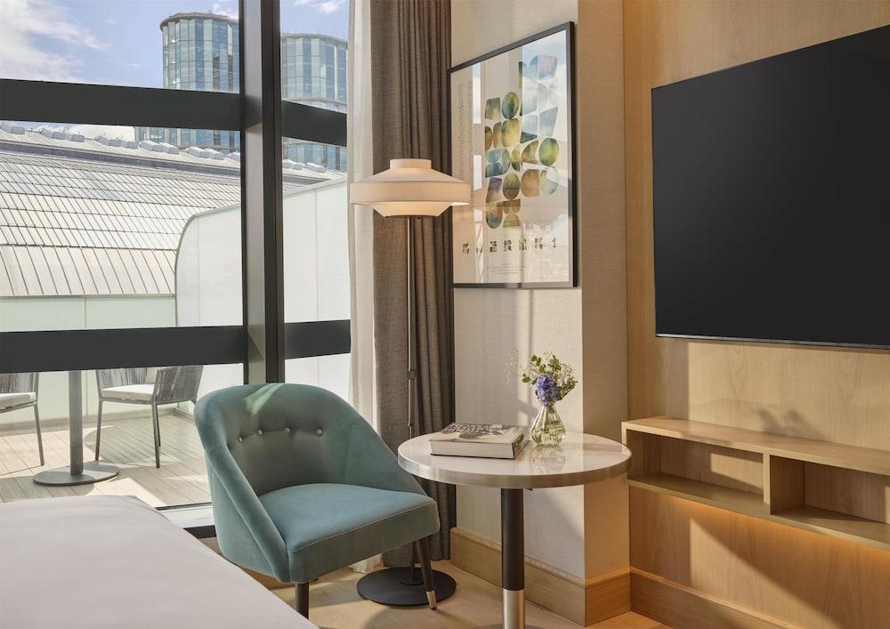 Hyatt Regency London Olympia Room Type - Room, 1 King Bed (High Floor)