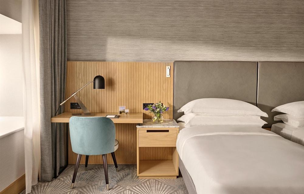Hyatt Regency London Olympia Room Type - Deluxe Room, 2 Twin Beds