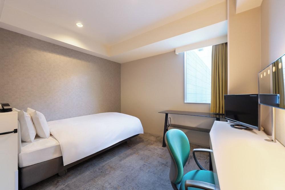 Hotel Oriental Express Ginza West Room Type - Economy Double Room, Mobility Accessible, Non Smoking Hotel Oriental Express Ginza West Room Type - Economy Double Room, Mobility Accessible, Non Smoking