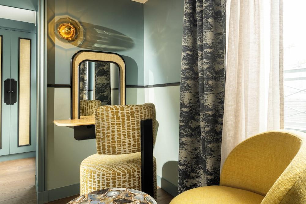 Hotel le 6 Tiquetonne - Tap to explore photos
