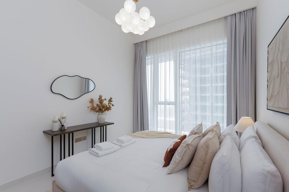 Grand Bleu - Mint Stay Room Type - Deluxe Apartment, 1 Bedroom, Balcony, Partial Sea View