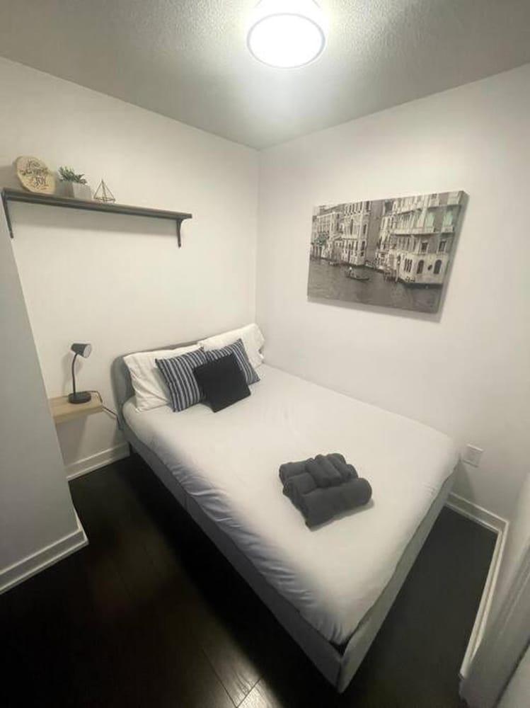 Cityside Waterfront Loft - Tap to explore photos
