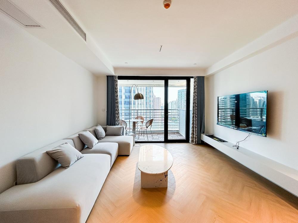 Zhome- Count Luxury 2Bedroom Apartment - Tap to explore photos