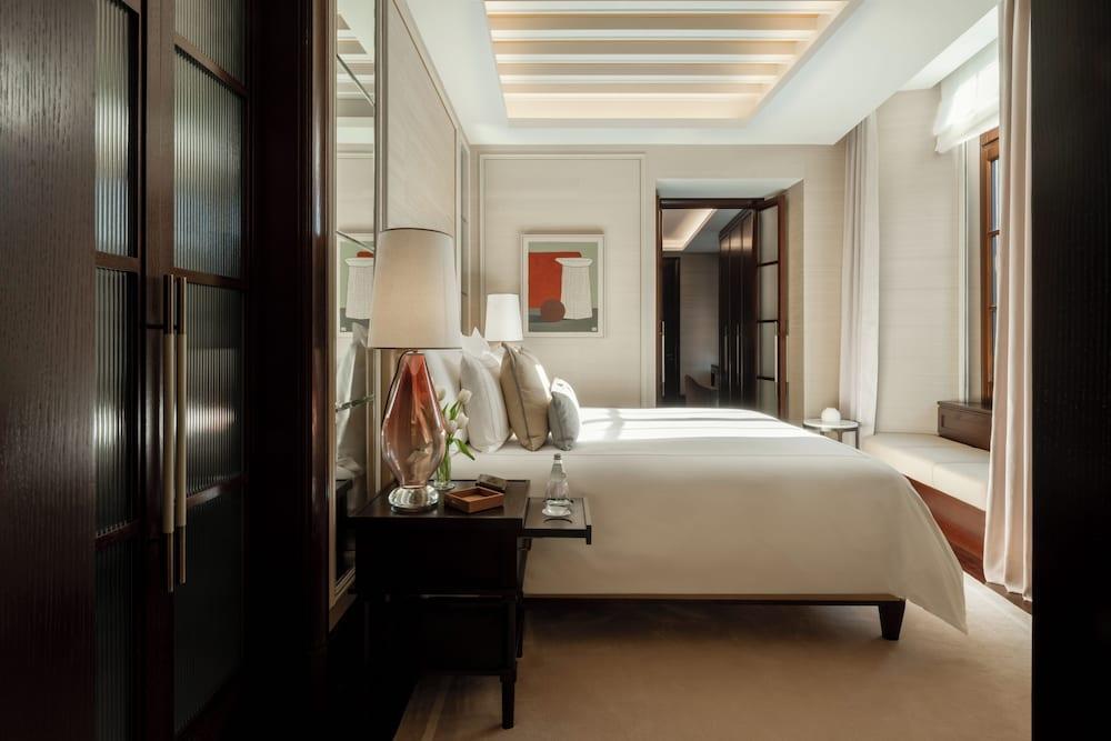 Corinthia Rome Room Type - Deluxe Suite, 1 King Bed