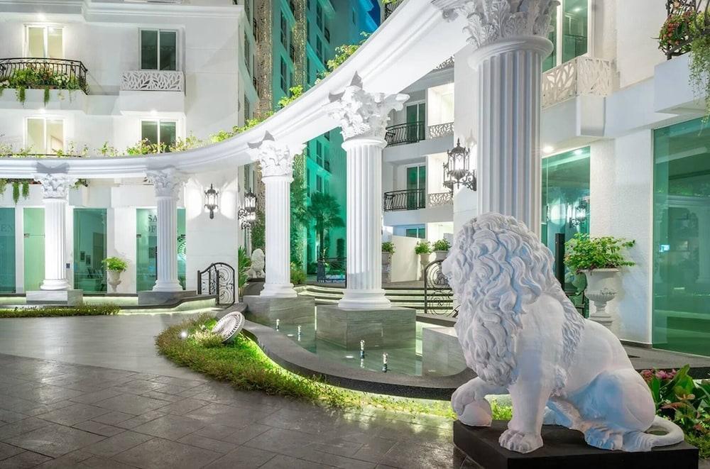 Great Location At Pattaya - Affordable Luxury Room Type - Apartment, 1 Bedroom, Accessible, Smoking