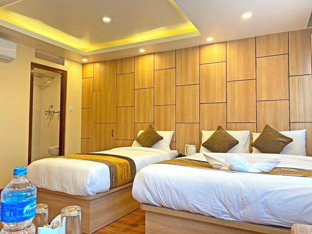 Hotel Airport Gurkha Room Type - Deluxe Double or Twin Room, City View
