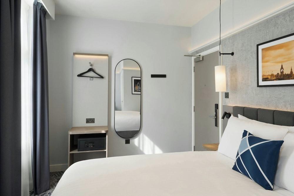 Four Points Flex By Sheraton London Victoria Room Type - Superior Double Room, 1 Double Bed