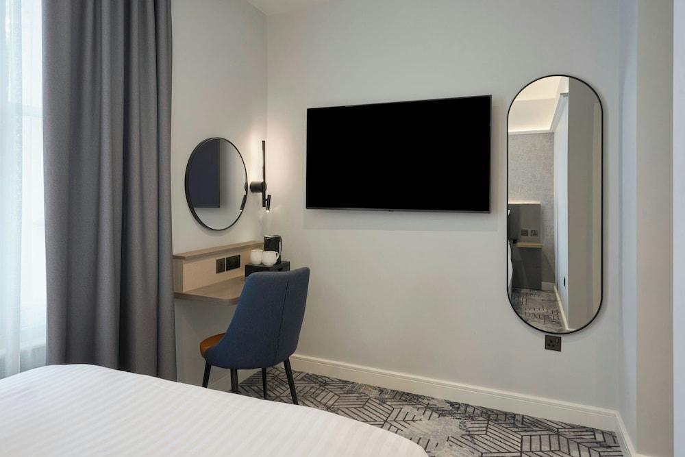 Four Points Flex By Sheraton London Victoria - Tap to explore photos