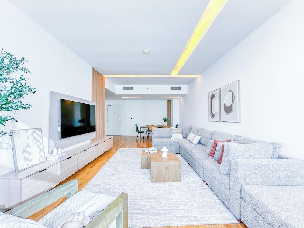 Opulent Flat with Beach & Canal View - Tap to explore photos