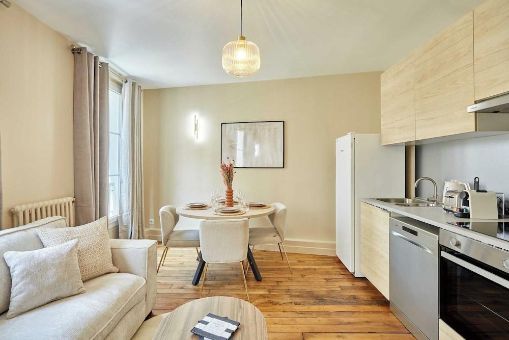 Charming 1 Bedroom - Bastille / Le Marais - Tap to explore photos