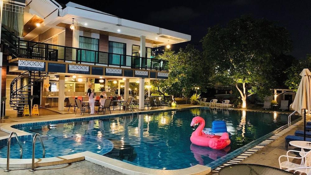 Tamnan Resort Pattaya - Tap to explore photos