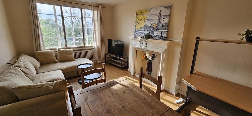 Brondesbury Apartment Room Type - Exclusive Suite, 1 Bedroom, Kitchen, City View Brondesbury Apartment Room Type - Exclusive Suite, 1 Bedroom, Kitchen, City View