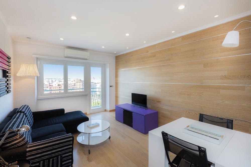 Rental in Rome Pyramid View Apartment Room Type - Apartment